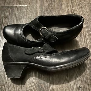 Clark’s black Mary Jane style leather shoes, small heel, size 9M.